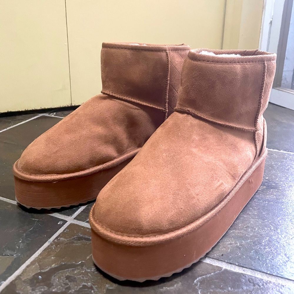 Platform Ugg Style Boots